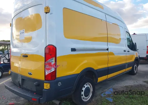 2020 Ford Transit-250 Cargo Van z USA, uszkodzony, nr VIN 1FTBR1X8XLKA56746
